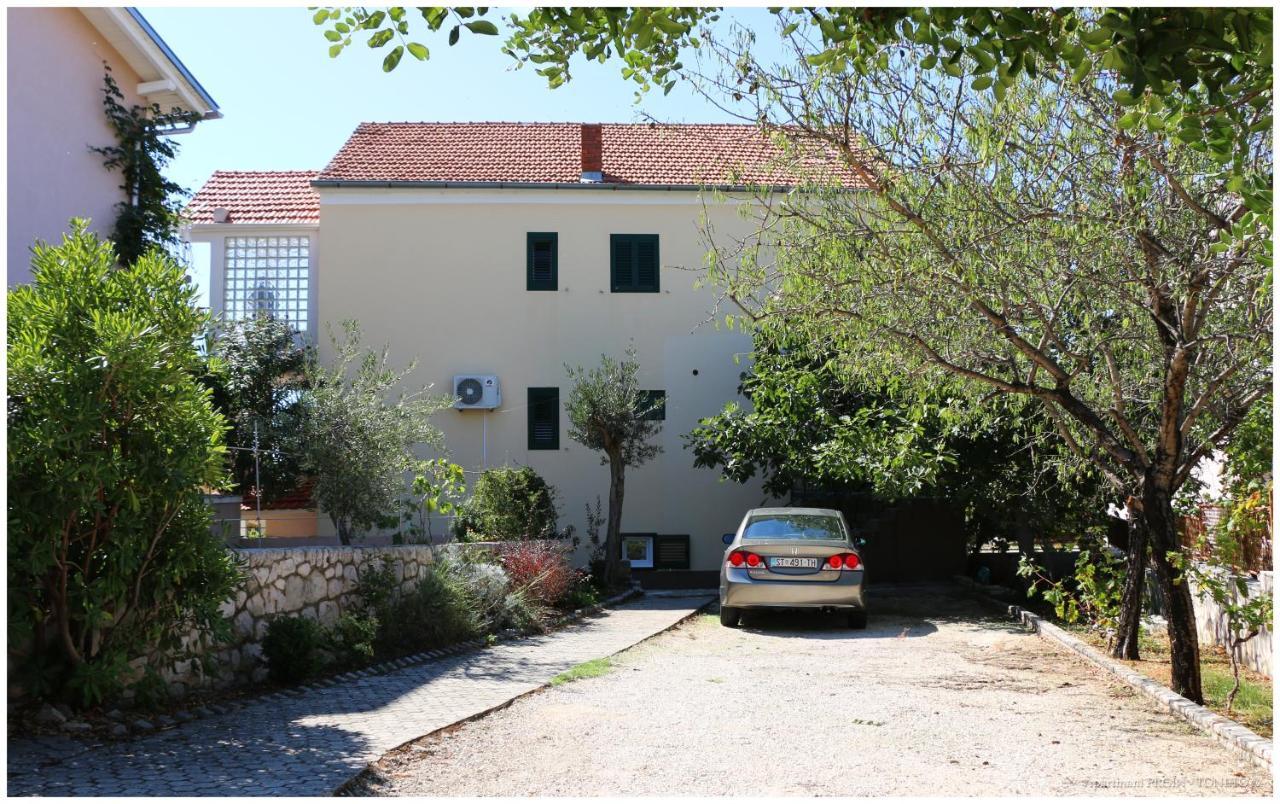 Apartments Lujo Primosten Exterior photo